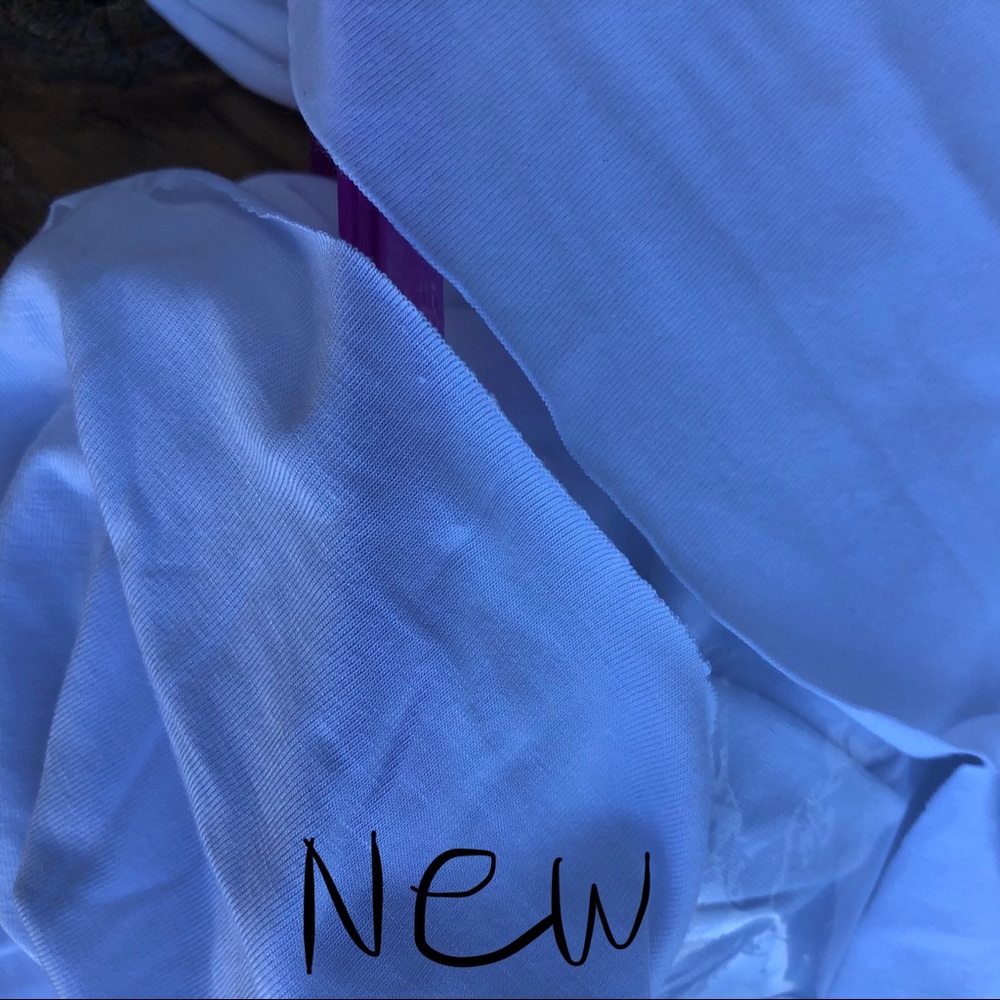 Comparison white fabrics - Picture 2 of 3